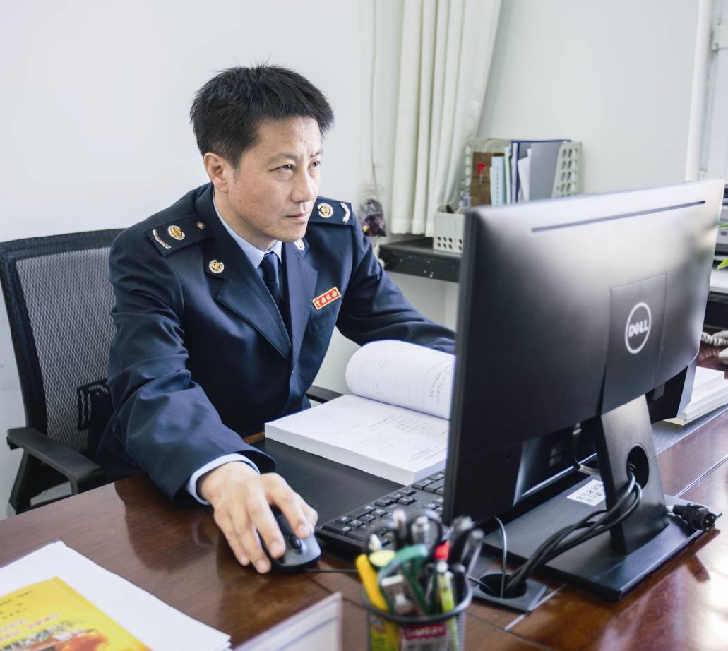 封面人澳博注册网站平台物姜涛：税收的设计美学