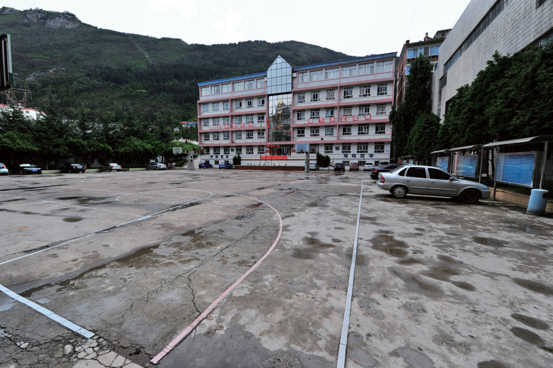 云南网 红河频道 要闻 正文 在个旧云锡中学原址上新建的个旧第三中学
