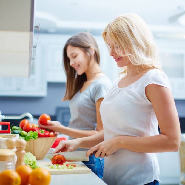 二胎妈妈68元买套化妆品,遭全家责骂,妈妈的感慨看哭很多人!