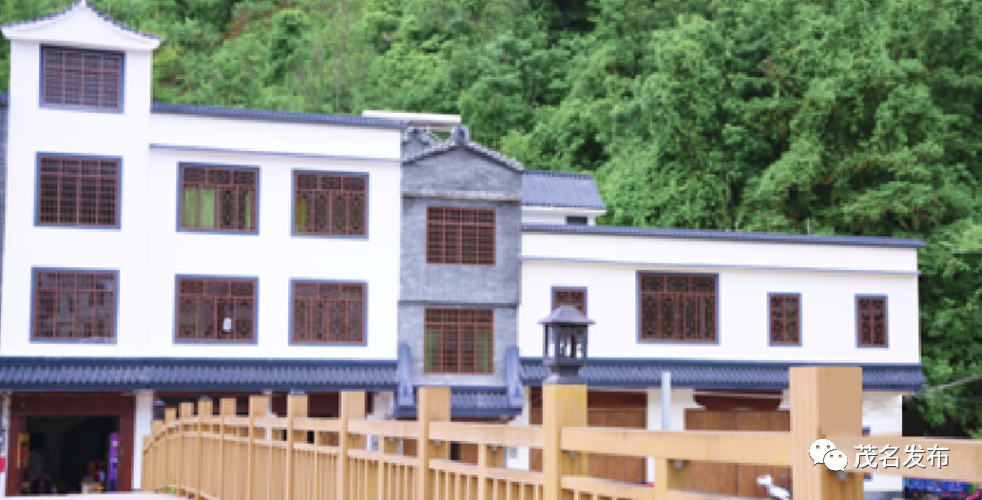 双合村在美丽乡村建设中,注重"山水田林路桥房"综合建造,注重营造自然