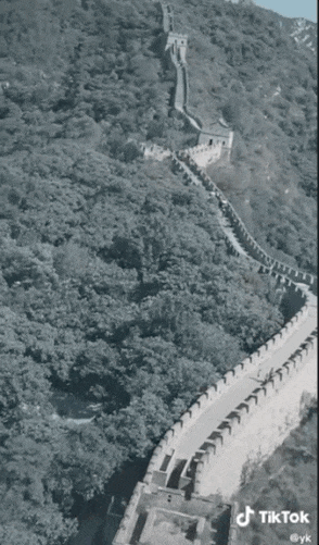 这里有最专业的长城航拍↓只要点进这个话题你就会发现,外国人对长城