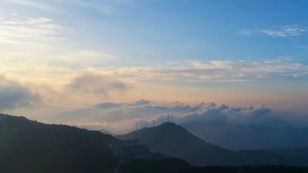 摄图网_500964929_湖北旅游木兰山山顶日出（企业商用）.jpg