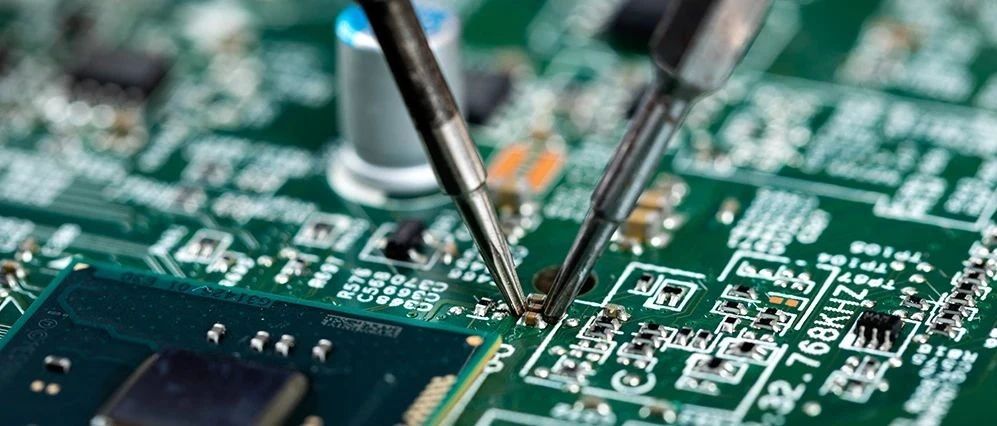 世界第一颗FPGA芯片拆解，带你深入了解FPGA原理