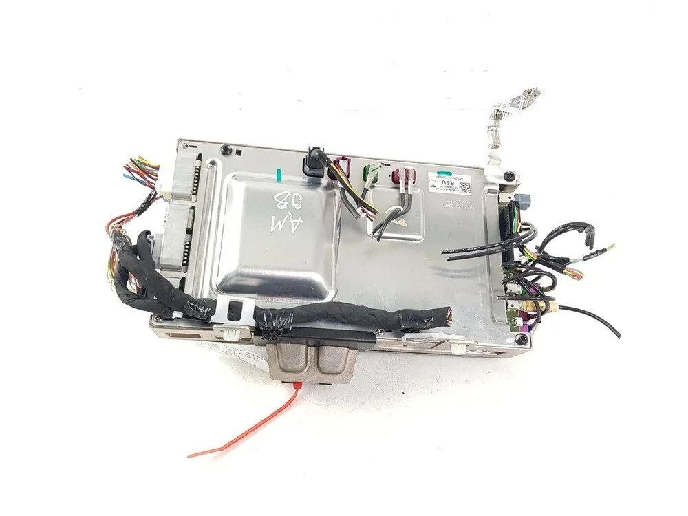 图1：特斯拉Model 3 MCU和自动驾驶电脑的水冷金属外壳