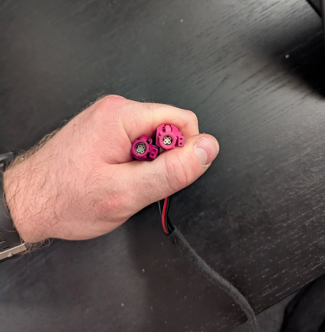 图9：短路导致芯片烧毁