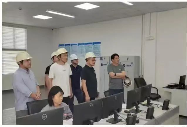 06 5月3日，临湘高新区管委会主要负责人带队到滨江化工片区生产企业和在建施工工地，开展“五一”专项安全生产检查。.jpg