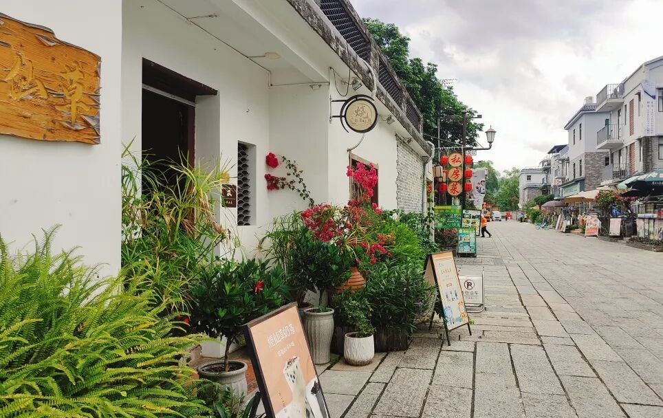 UED官网举办“珍爱地球，你我同行，绿色低碳，守护海洋” 主题活动