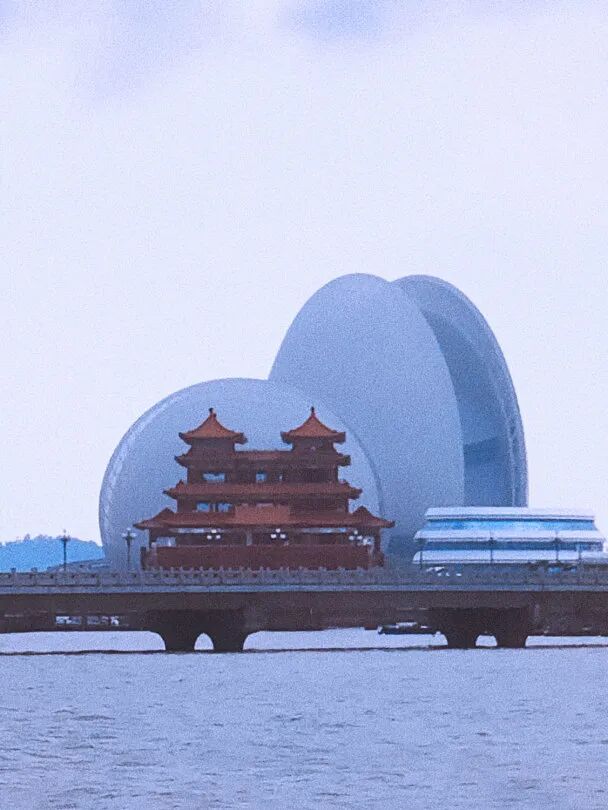 UED官网举办“珍爱地球，你我同行，绿色低碳，守护海洋” 主题活动