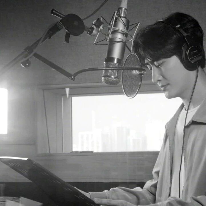 武汉歌手周觅发布公益歌曲《在你身旁》