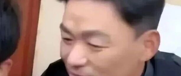 . 王宝强儿子近照流出,褪去稚气长成帅小伙,网友看完直呼:基因太强大