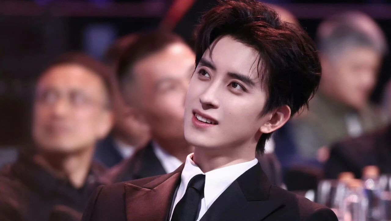 敖瑞鹏,完全笑点反差拉满的帅!!