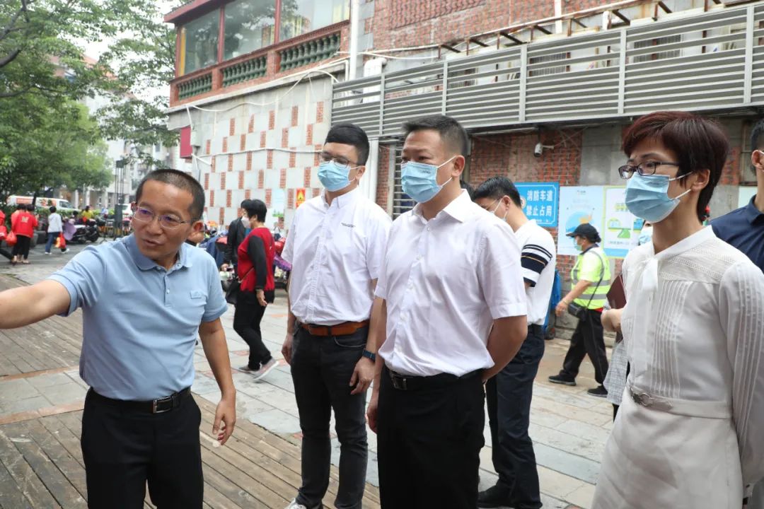 "黄辉灿一行先后走访万正色故宅,施琅故居,锡兰侨民旧居,闽南文化生态