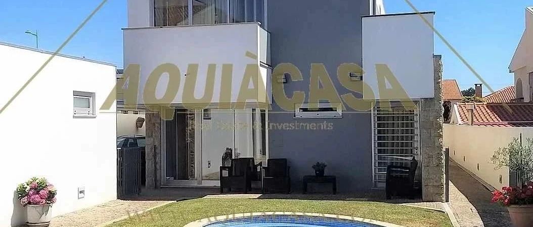 【带泳池独栋】葡萄牙波尔图海边富人区，高品质装修独栋别墅！