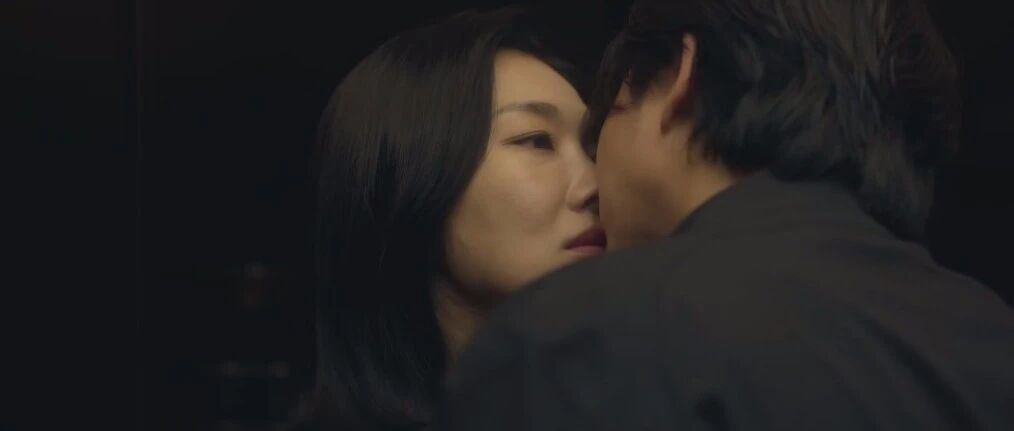 妈耶！第一集尺度就那么大，Netflix新剧太炸裂了！