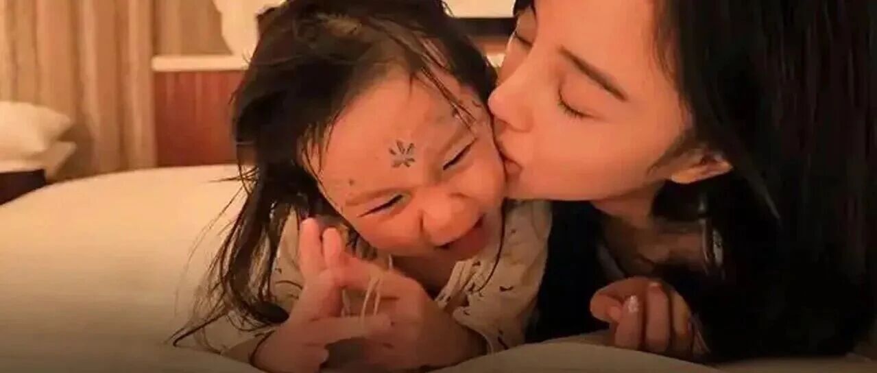 李小璐二胎,热搜爆了!甜馨回应:是妹妹,咋了....