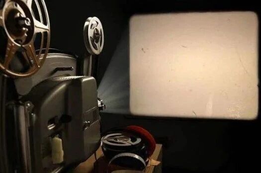 上映日期: 1974-12-18(法国)⭐法国电影《金发男郎》