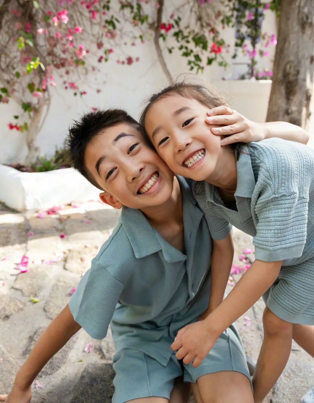 Hoho被網民指遺傳了爸爸陳小春的音樂才華。（應采兒微博圖片）