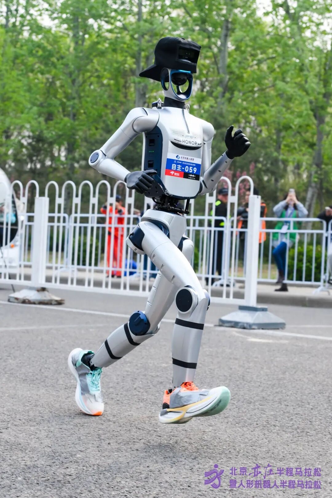 All Set to Go: Humanoid Robot Racing Challenge – Opening Special-3cgo