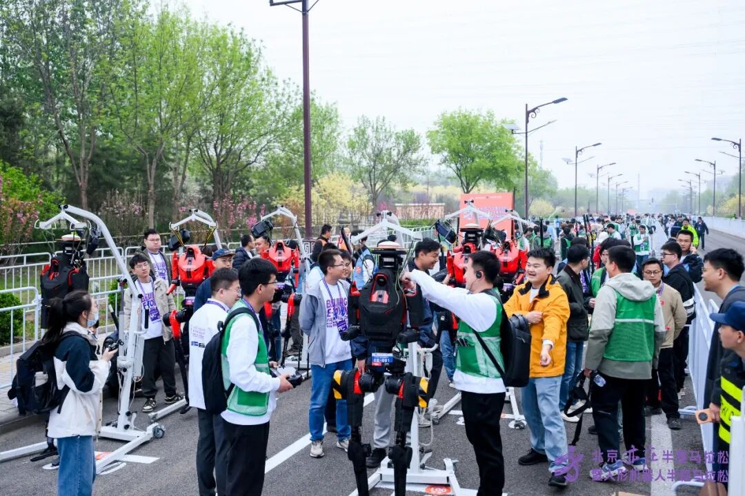 All Set to Go: Humanoid Robot Racing Challenge – Opening Special-3cgo