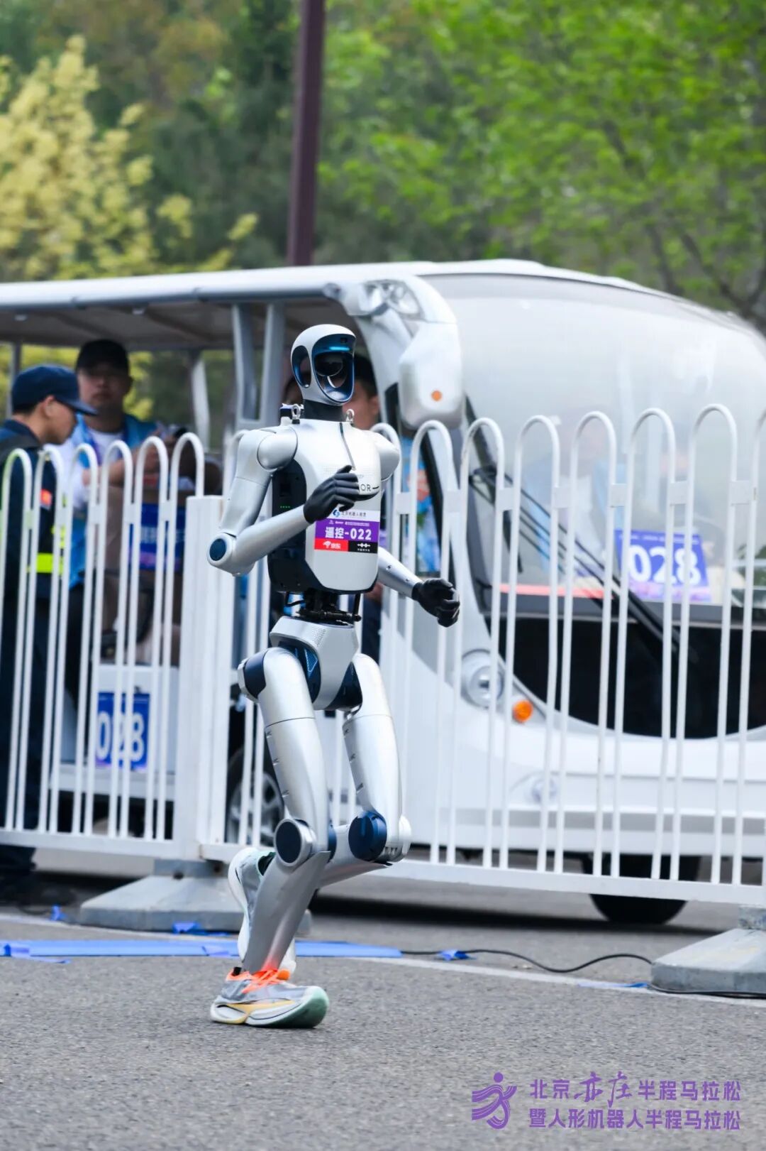 All Set to Go: Humanoid Robot Racing Challenge – Opening Special-3cgo
