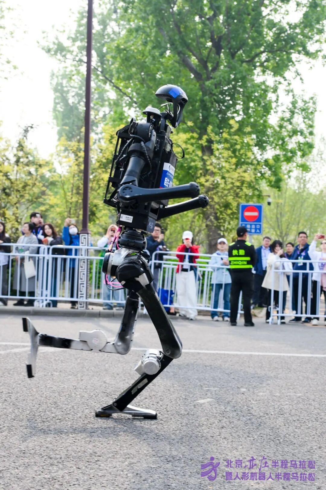 All Set to Go: Humanoid Robot Racing Challenge – Opening Special-3cgo