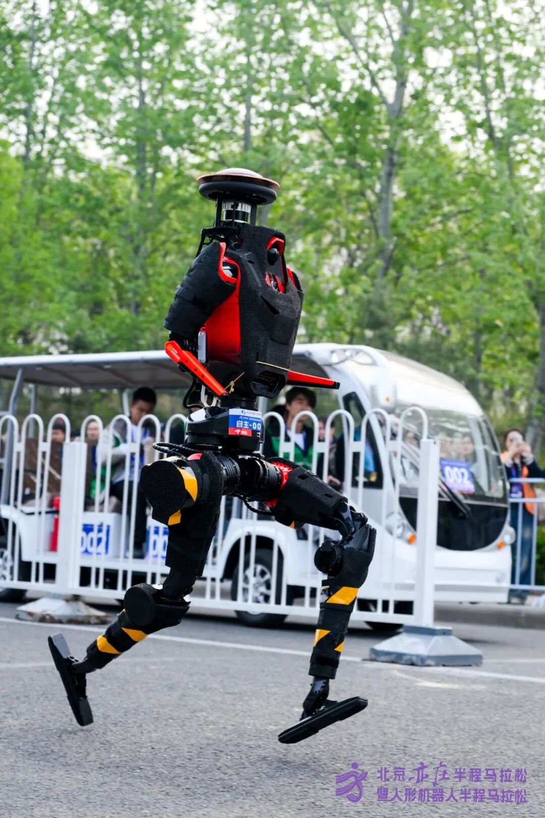 All Set to Go: Humanoid Robot Racing Challenge – Opening Special-3cgo
