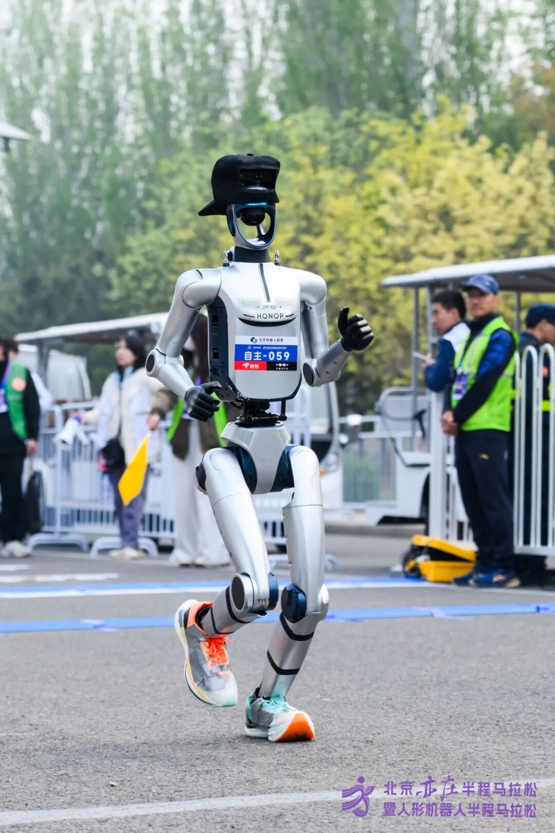 All Set to Go: Humanoid Robot Racing Challenge – Opening Special-3cgo