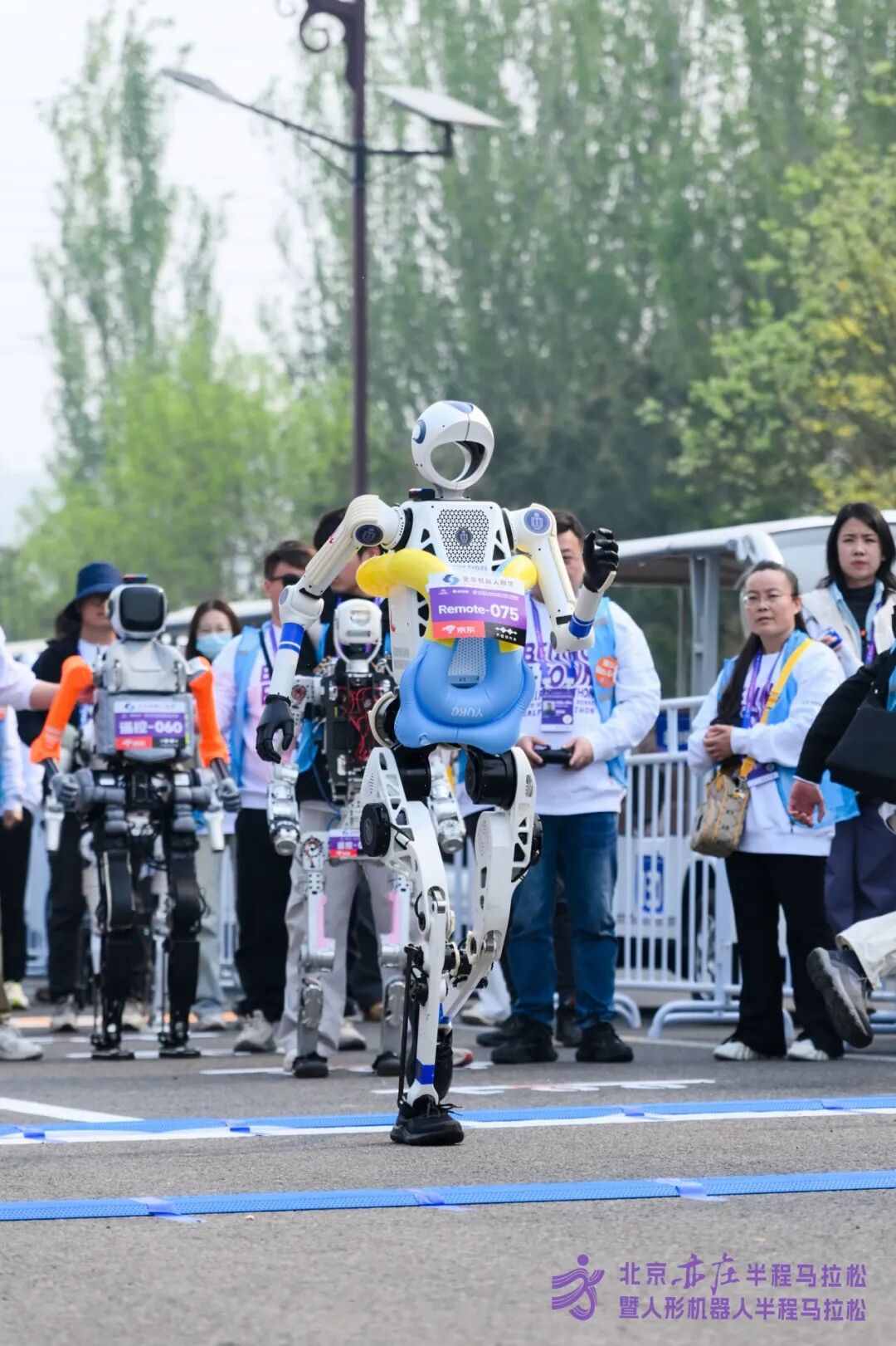 All Set to Go: Humanoid Robot Racing Challenge – Opening Special-3cgo