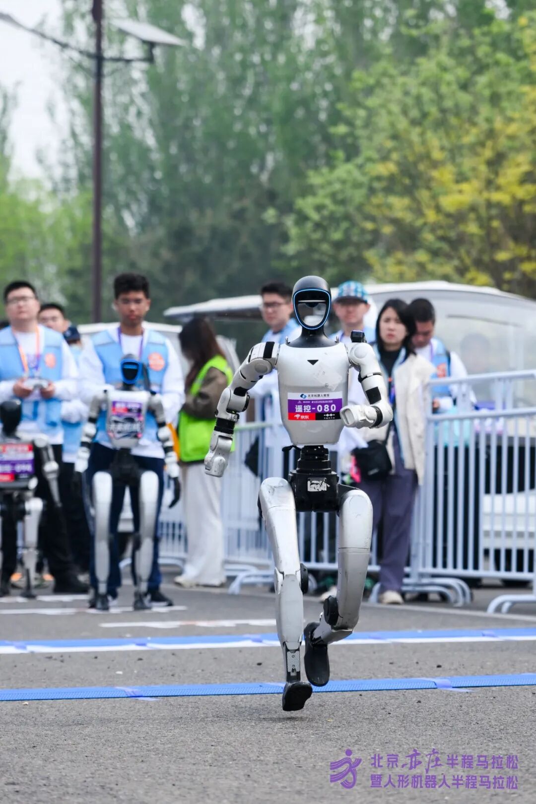 All Set to Go: Humanoid Robot Racing Challenge – Opening Special-3cgo