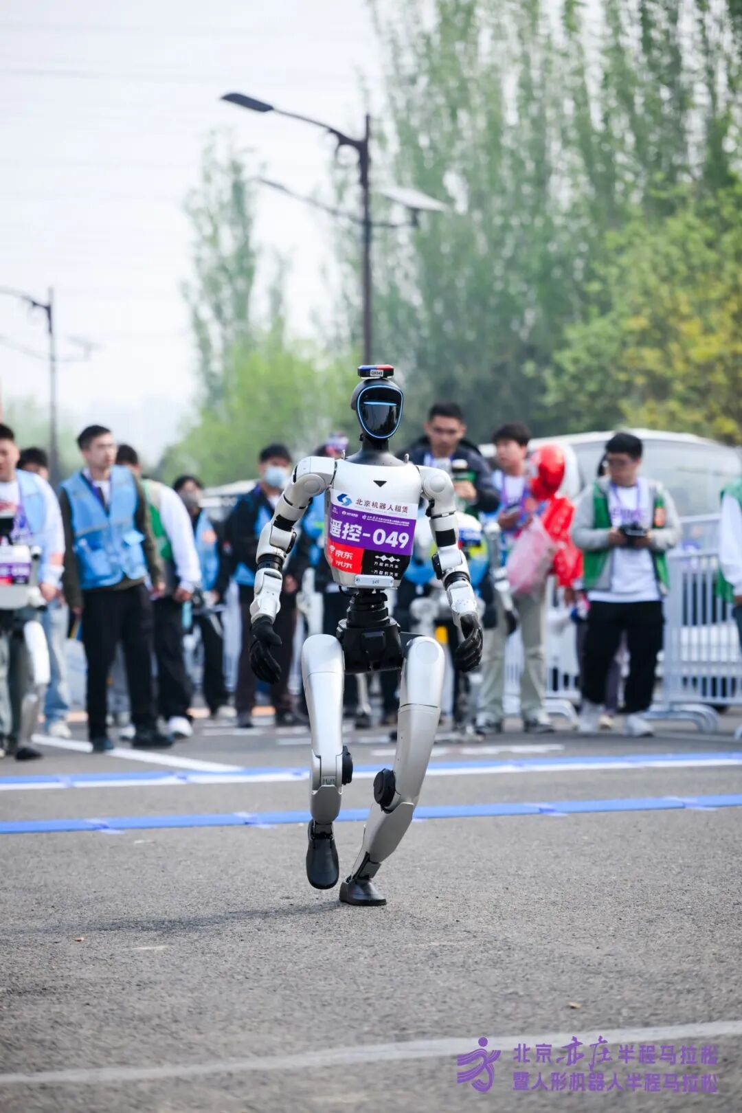 All Set to Go: Humanoid Robot Racing Challenge – Opening Special-3cgo