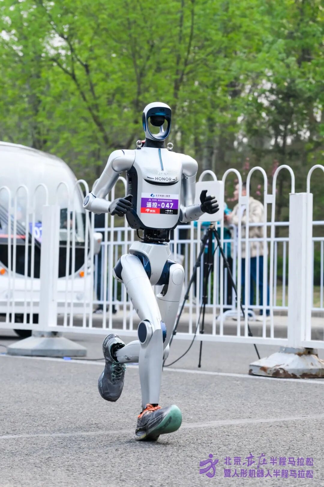 All Set to Go: Humanoid Robot Racing Challenge – Opening Special-3cgo