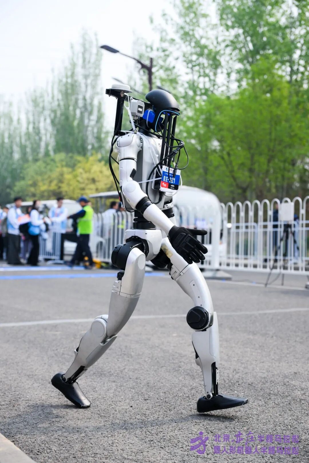 All Set to Go: Humanoid Robot Racing Challenge – Opening Special-3cgo