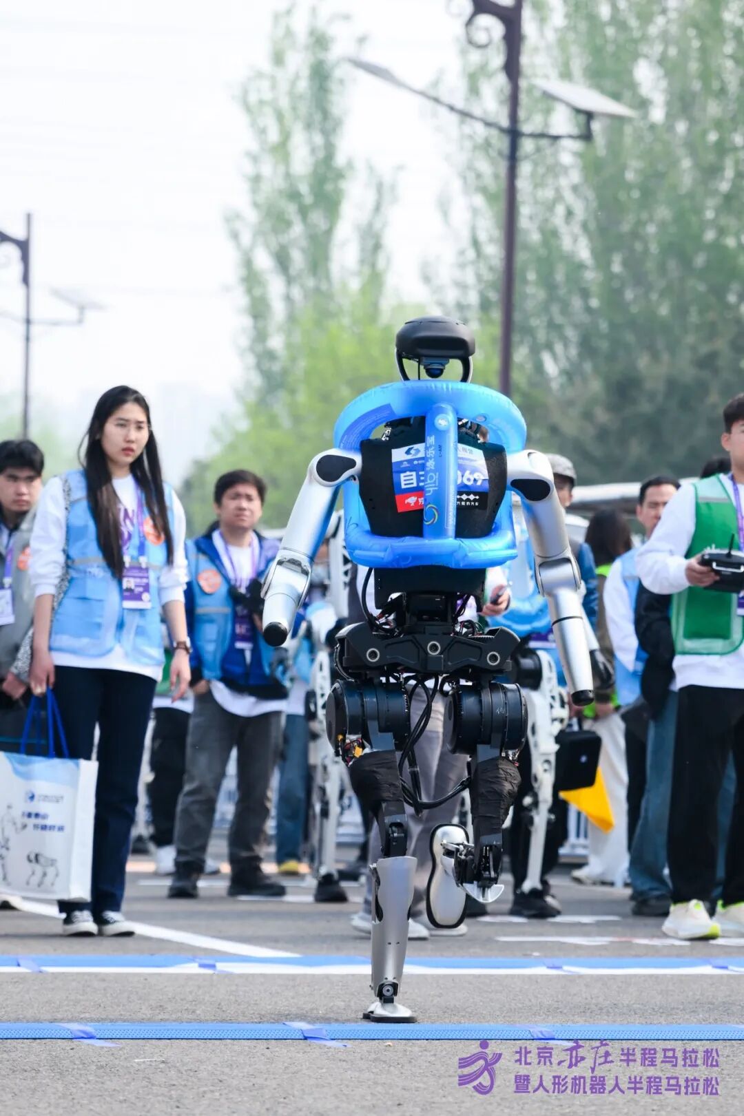 All Set to Go: Humanoid Robot Racing Challenge – Opening Special-3cgo