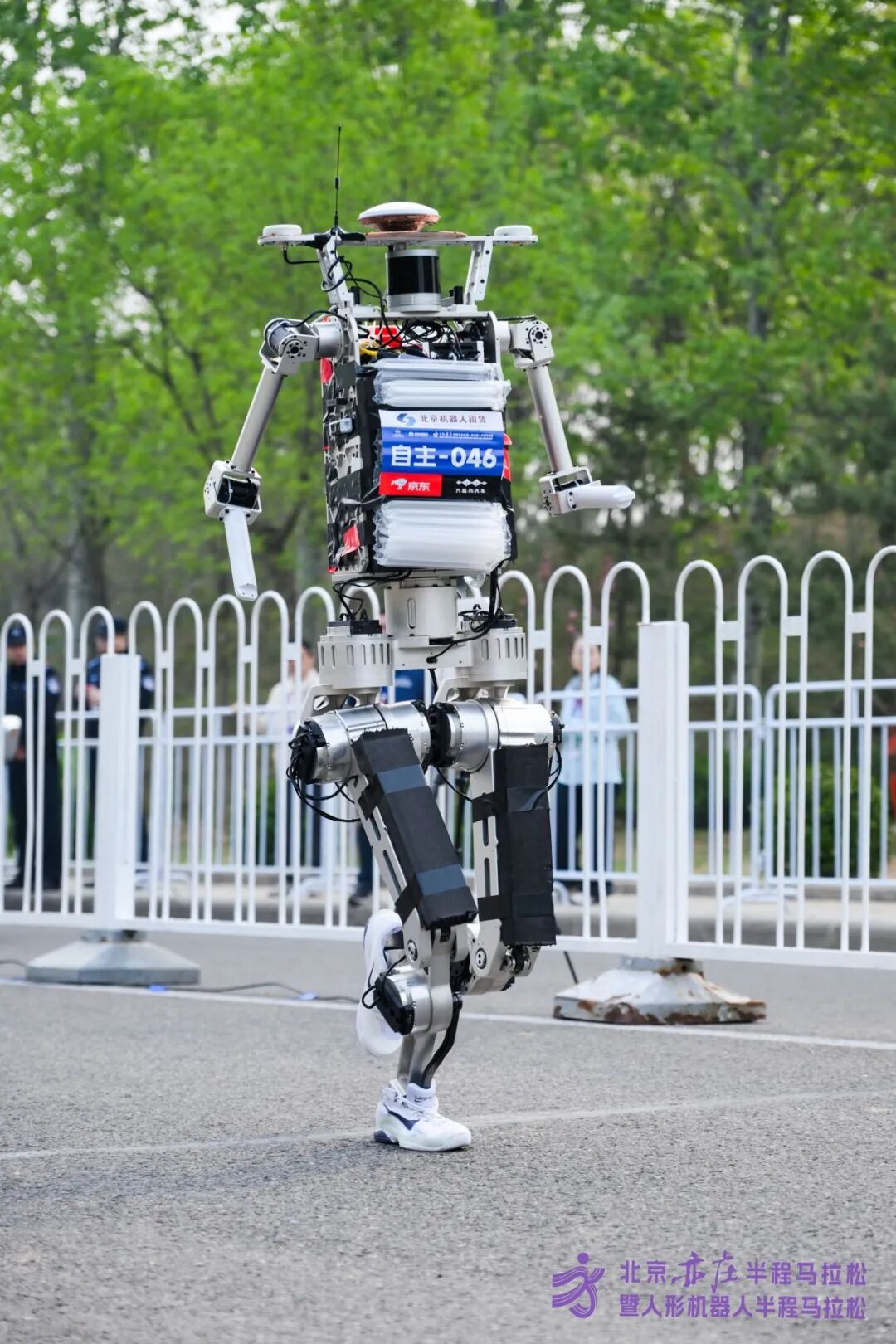 All Set to Go: Humanoid Robot Racing Challenge – Opening Special-3cgo