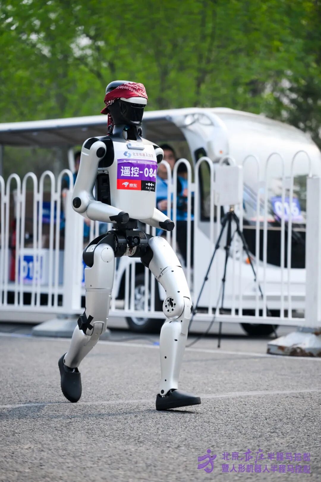 All Set to Go: Humanoid Robot Racing Challenge – Opening Special-3cgo