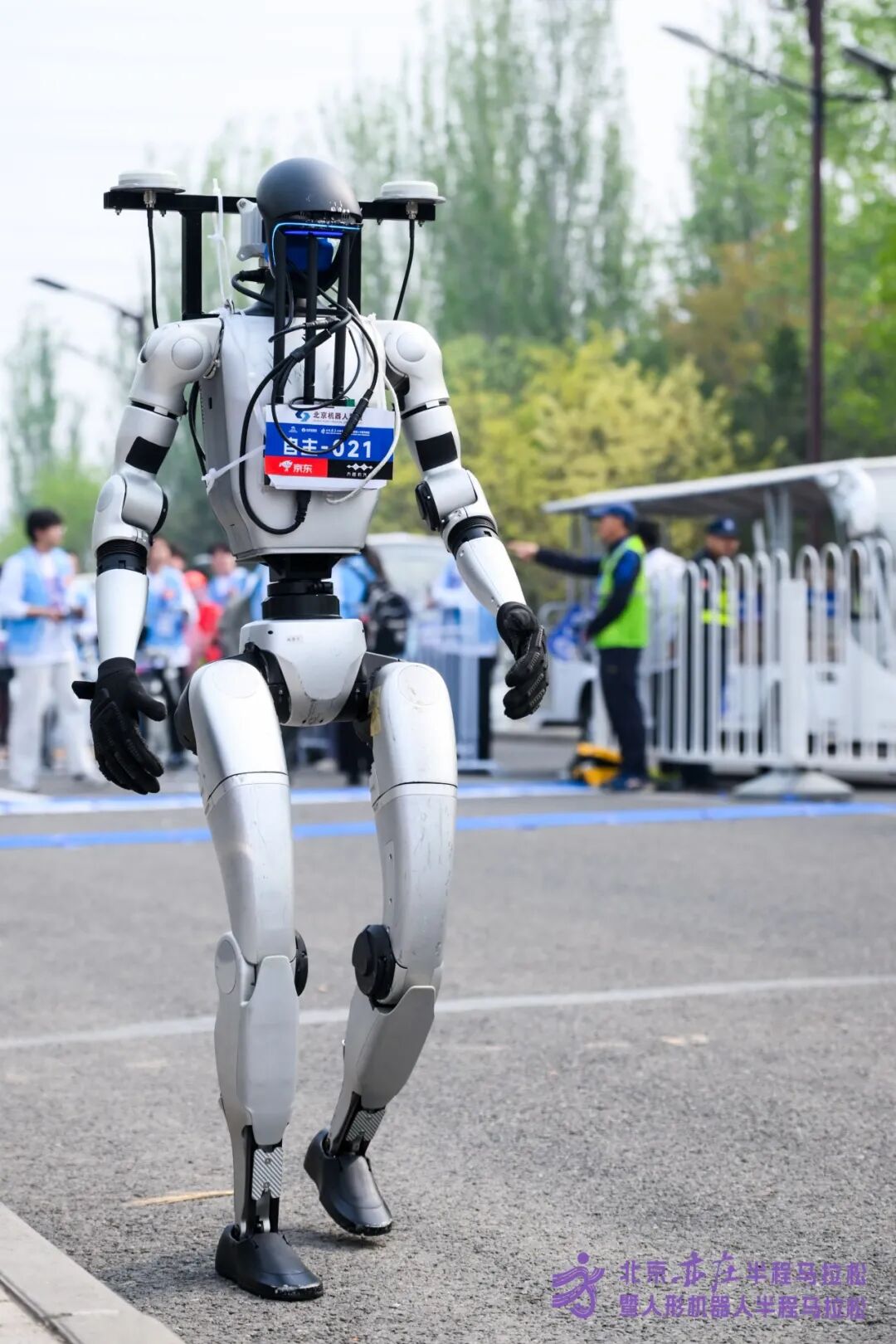 All Set to Go: Humanoid Robot Racing Challenge – Opening Special-3cgo