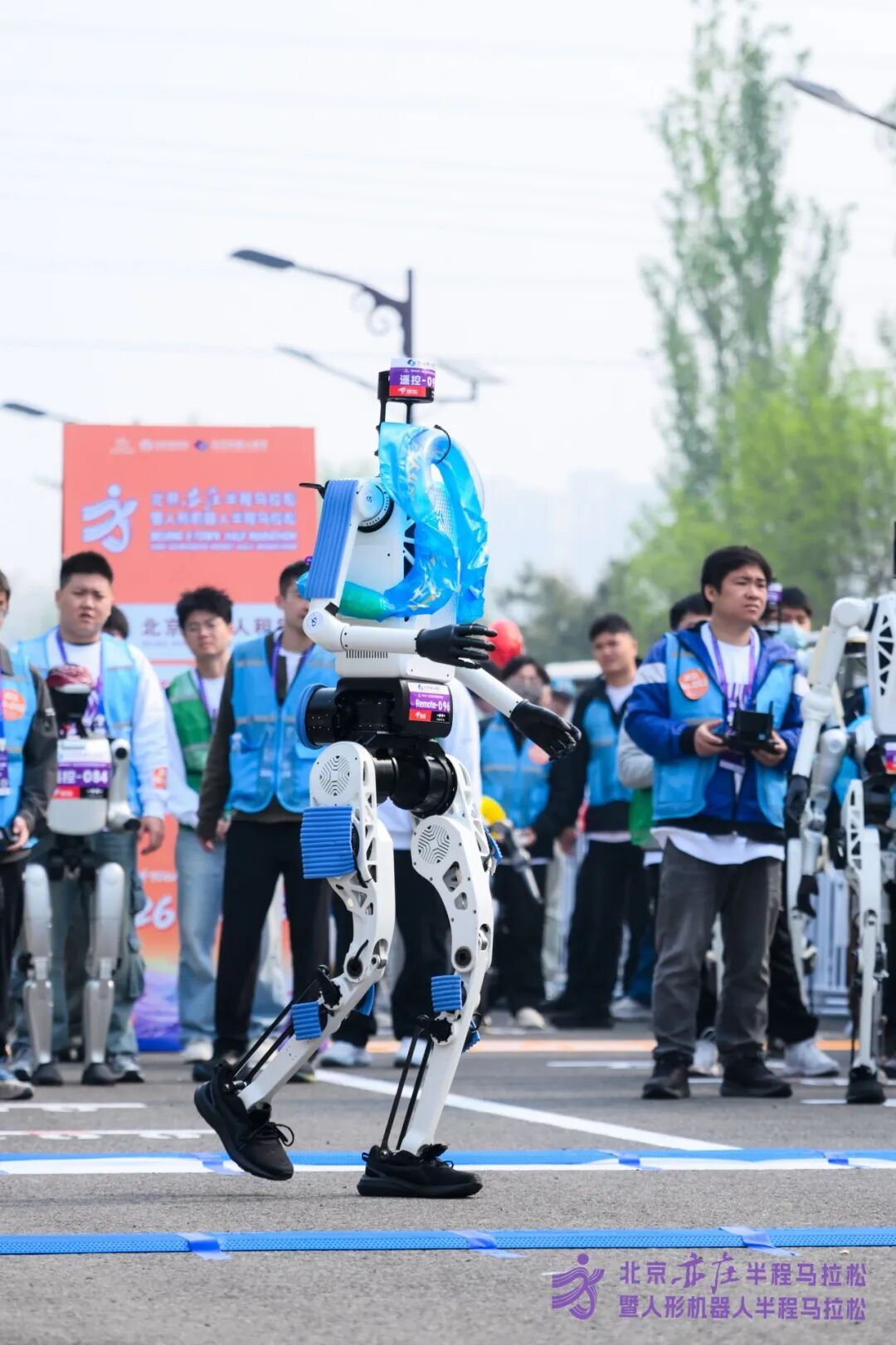 All Set to Go: Humanoid Robot Racing Challenge – Opening Special-3cgo