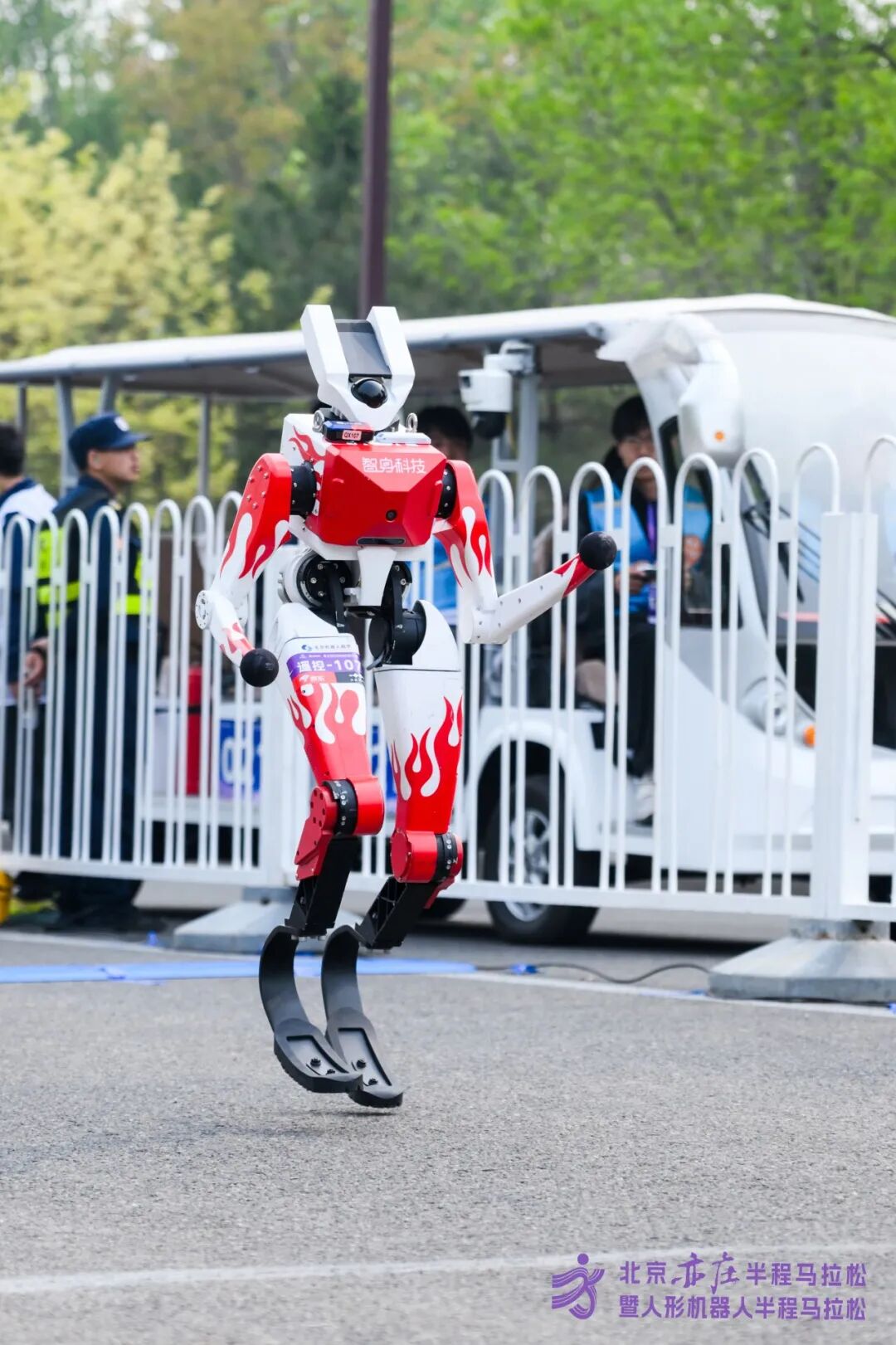 All Set to Go: Humanoid Robot Racing Challenge – Opening Special-3cgo