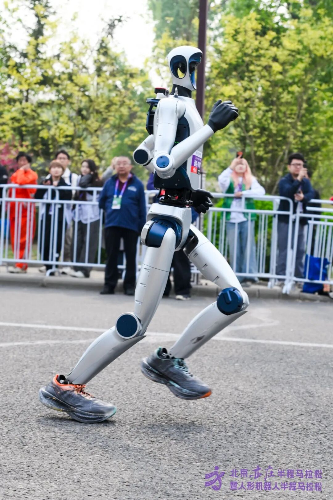 All Set to Go: Humanoid Robot Racing Challenge – Opening Special-3cgo