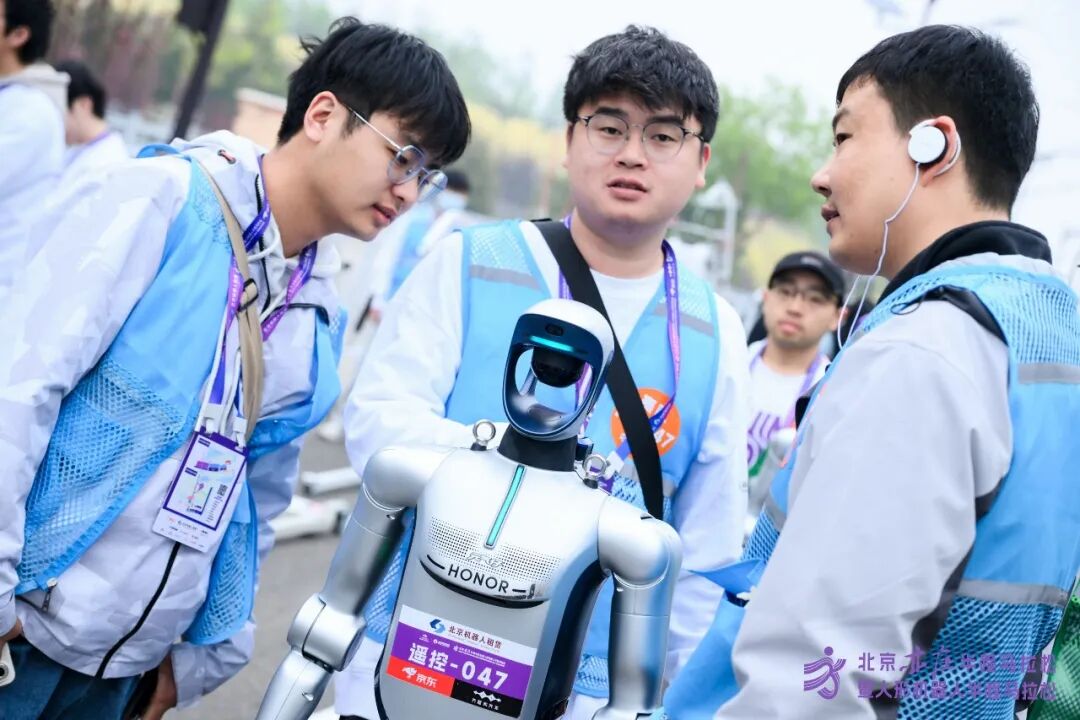 All Set to Go: Humanoid Robot Racing Challenge – Opening Special-3cgo
