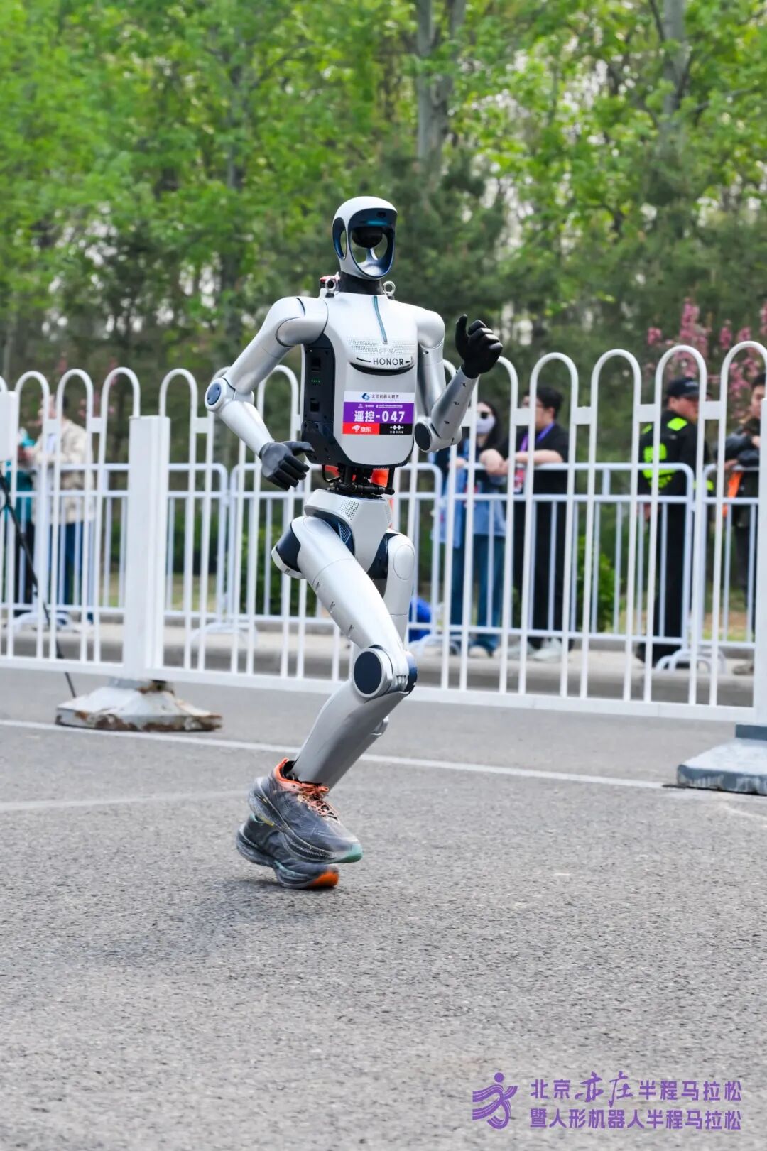 All Set to Go: Humanoid Robot Racing Challenge – Opening Special-3cgo
