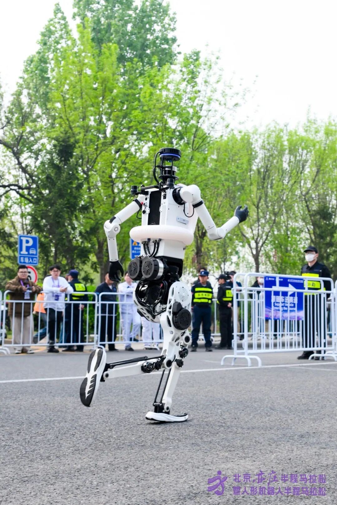 All Set to Go: Humanoid Robot Racing Challenge – Opening Special-3cgo