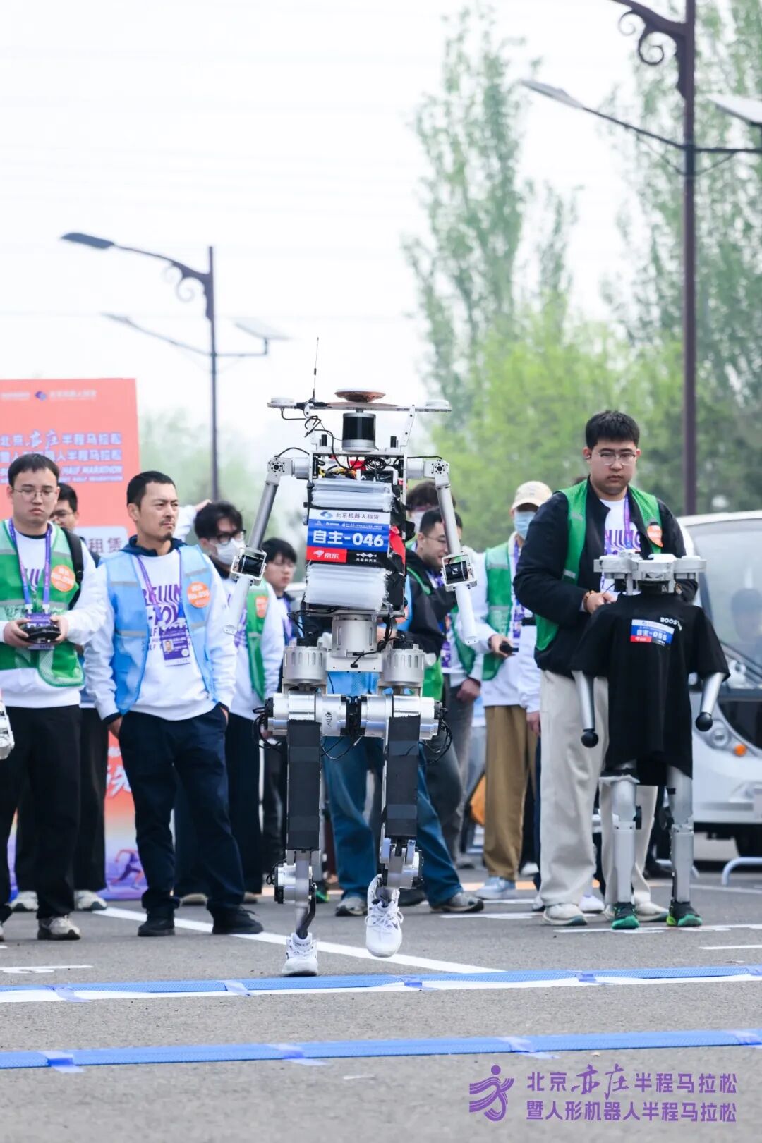 All Set to Go: Humanoid Robot Racing Challenge – Opening Special-3cgo