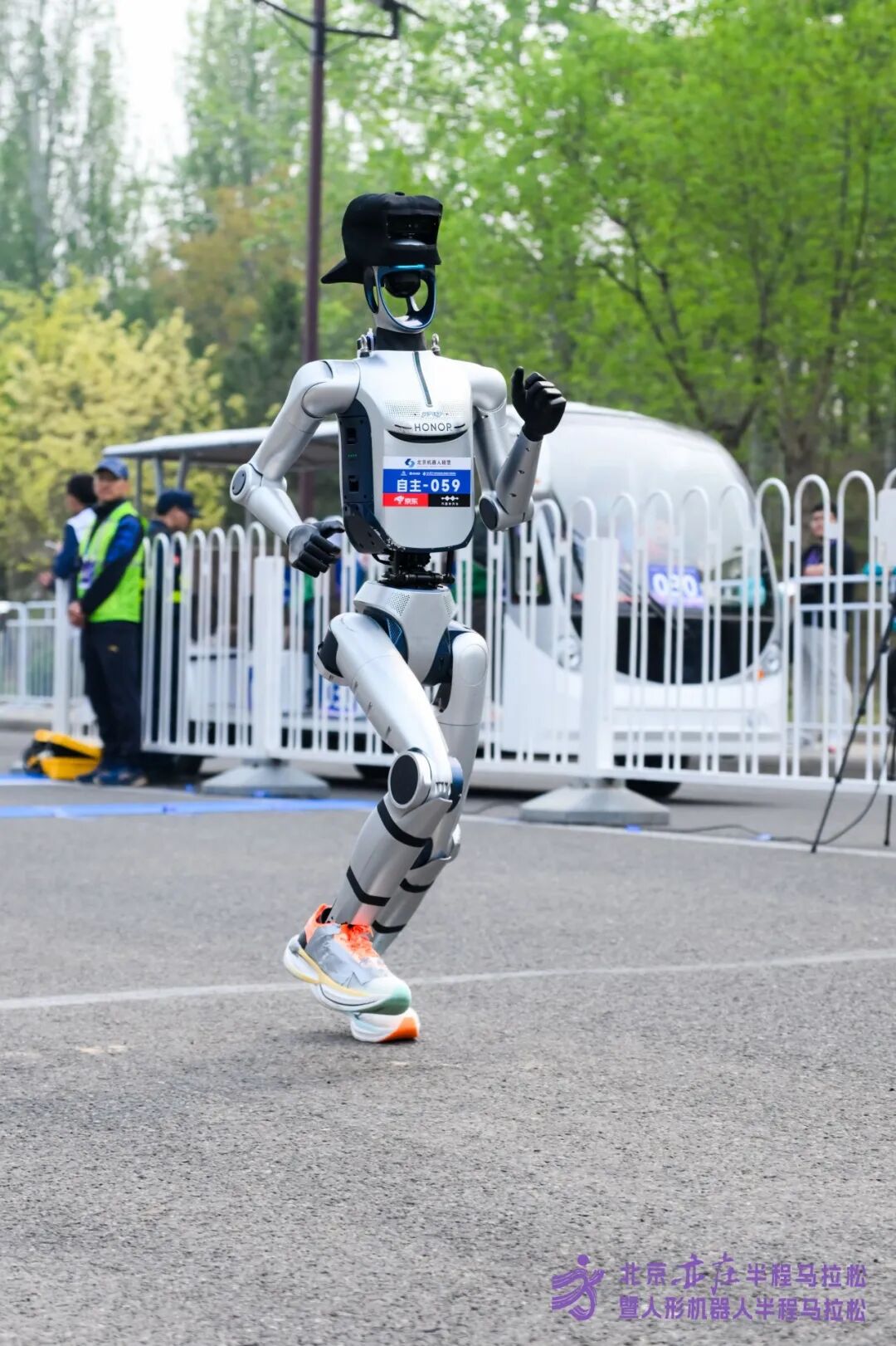 All Set to Go: Humanoid Robot Racing Challenge – Opening Special-3cgo