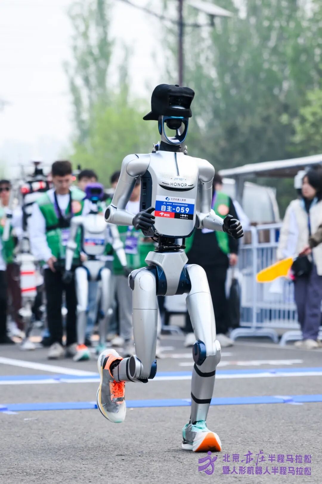 All Set to Go: Humanoid Robot Racing Challenge – Opening Special-3cgo