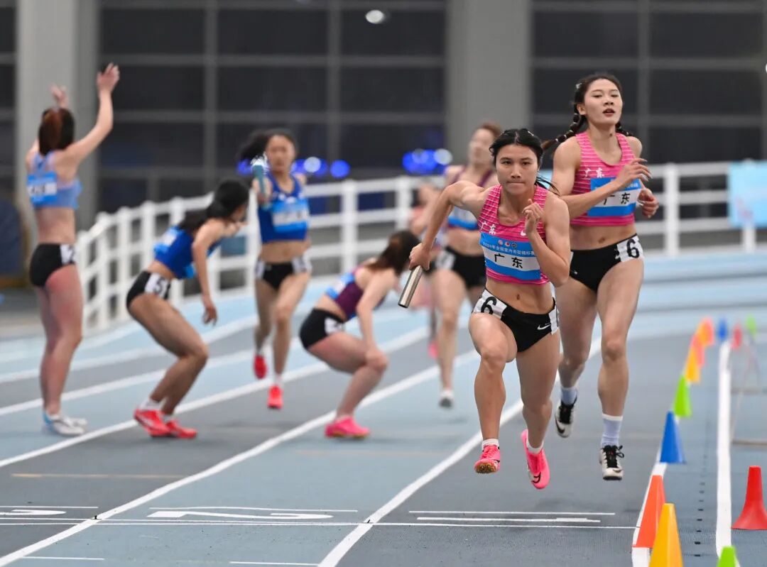 （体育）（5）田径——全国室内锦标赛：女子4X400米赛况XxjpseC007345_20240330_PEPFN0A001.JPG