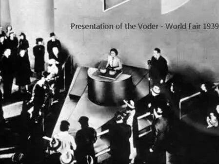 为了让电脑说人话，人们在电脑里装了一个假喉咙-1