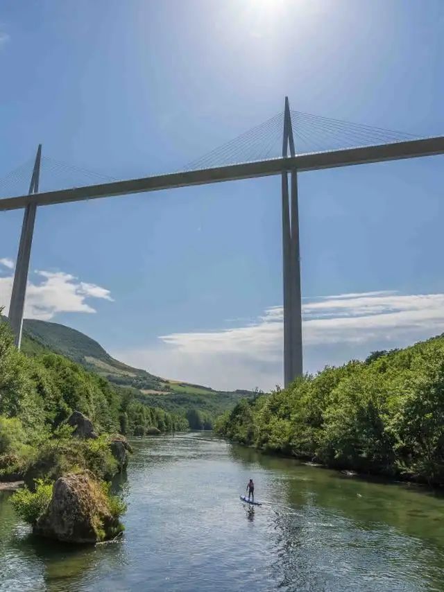 r/megalophobia - Viaduc de Millau, tallest bridge in the world