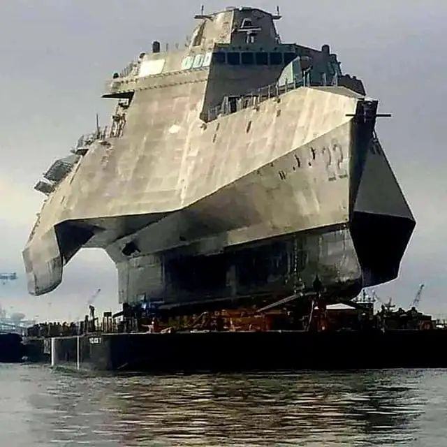 r/megalophobia - An LCS (Littoral Combat Ship) out of water.