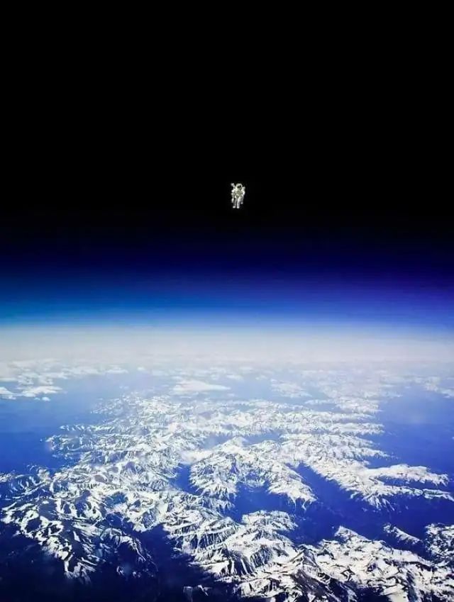 r/megalophobia - Astronaut Bruce Mccandless II Floats Untethered Away From The Safety Of The Space Shuttle, With Nothing But His Manned Maneuvering Unit Keeping Him Alive. The First Person In History To Do So